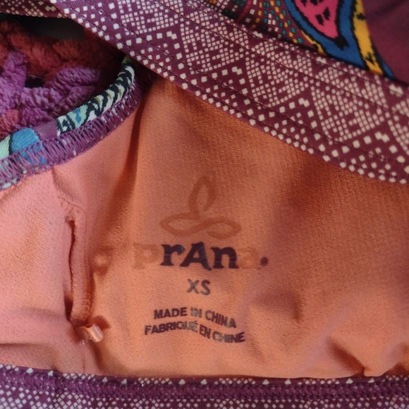 🌈 3/$25 Prana Geometric print swim top - Picture 3 of 4